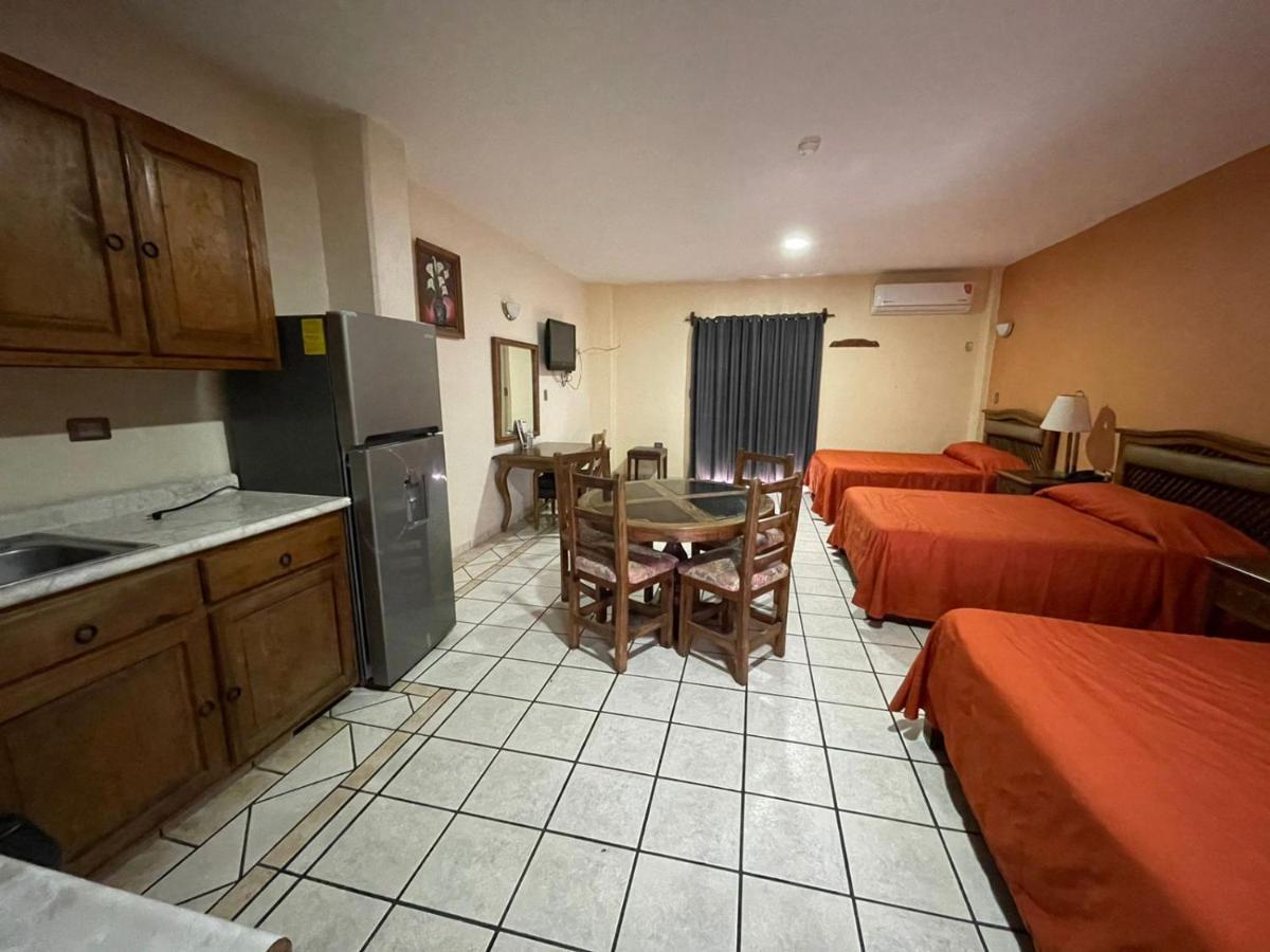 Hotel Las Fuentes Los Mochis Kültér fotó
